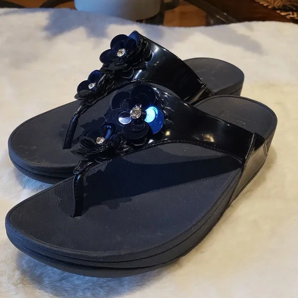 FitFlop Lulu navy blue  Flower Petals Patent Toe-Thong Comfort Sandals Woman’s 9 - Picture 2 of 9